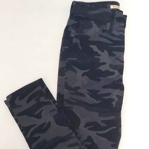 Levis, Black/Grey, Sz 4